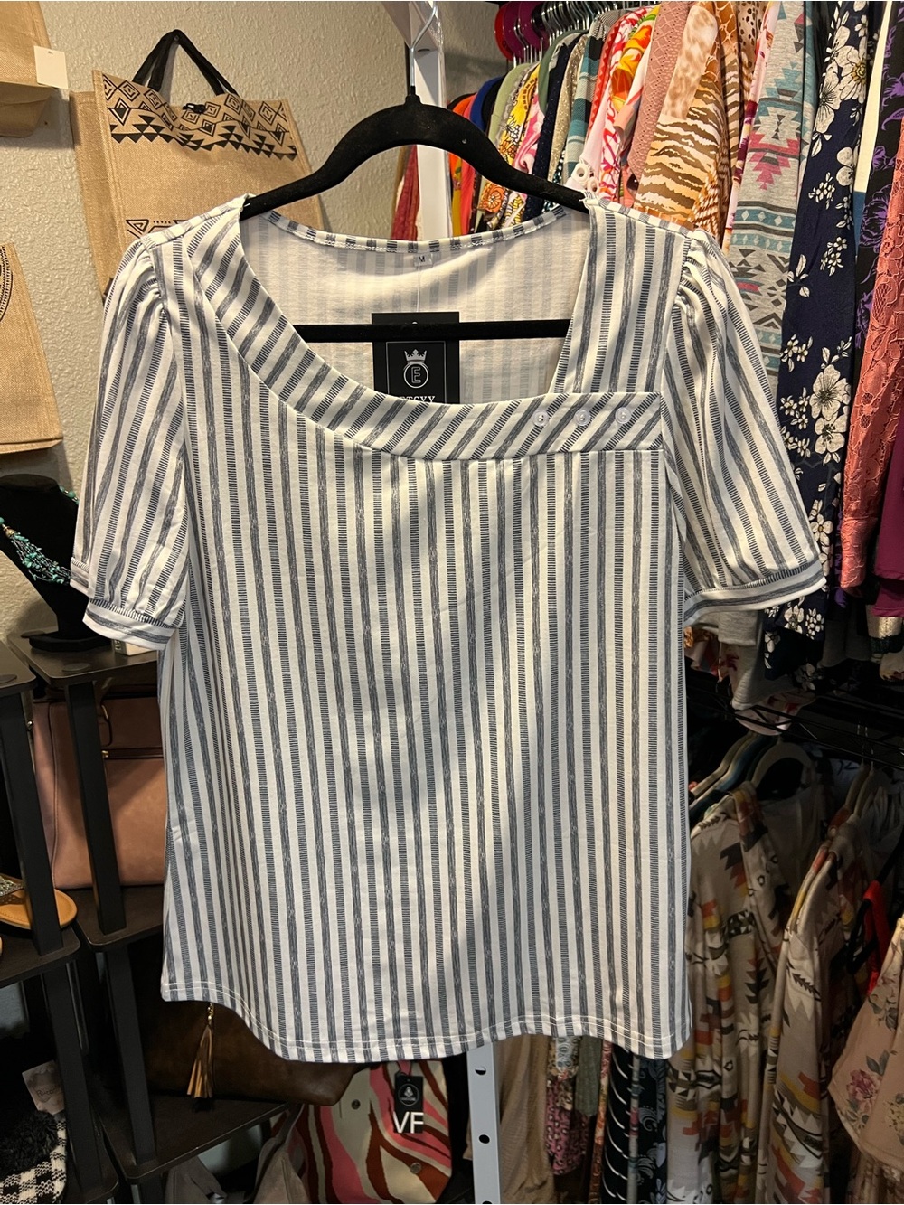 Striped Scoop Neck Women's Top - Gray & White